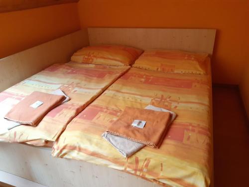 1 twin bed