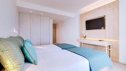 Hotel Sol e Mar Albufeira - image 2
