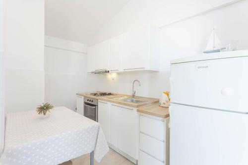 Apartments Maras - image 5