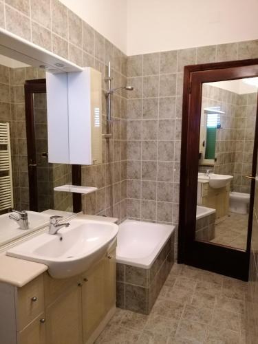 Room in BB - Rent rooms in Nola na