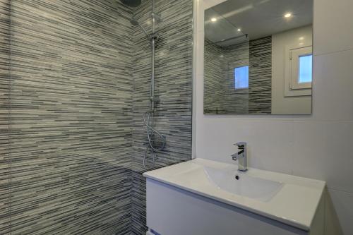 One bedroom apartment walking distance to Puerto Banus - image 4