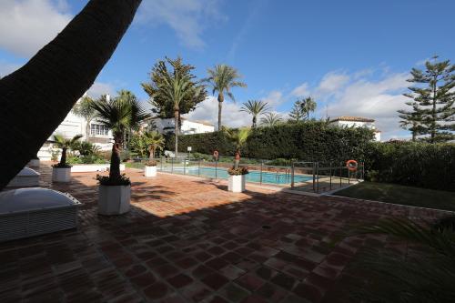 One bedroom apartment walking distance to Puerto Banus - image 2