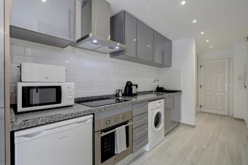 One bedroom apartment walking distance to Puerto Banus - image 6