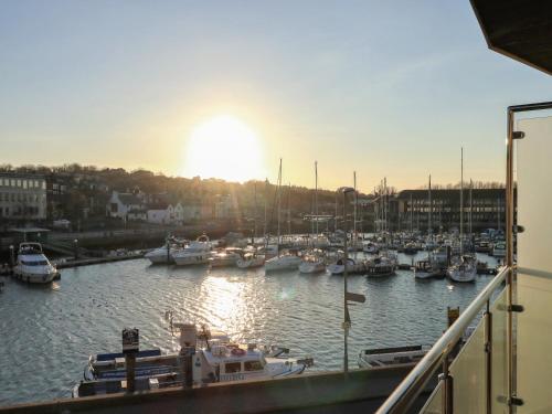Harbourside Haven Apartment 4 - image 9