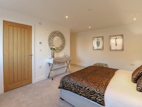 Harbourside Haven Apartment 4 - image 8