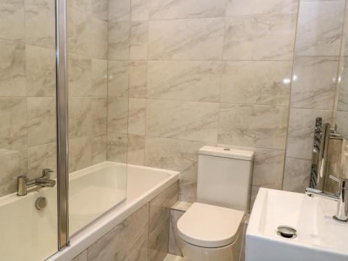 Harbourside Haven Apartment 4 - image 3
