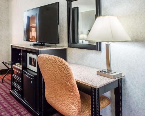 Quality Inn & Suites North Gibsonia