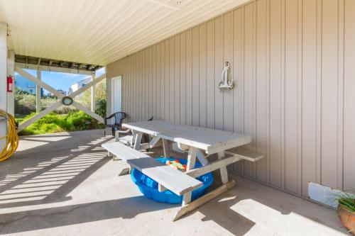 Seaside Cottage Close to The Beach - image 6