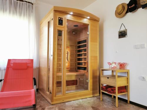 Urlaub für die Seele - Erholung Pur in der Natur - Ferienhaus mit Infrarotkabine & RELAX-Raum (Urlaub fur die Seele - Erholung Pur in der Natur - Ferienhaus mit Infrarotkabine & RELAX-Raum) in Добрна