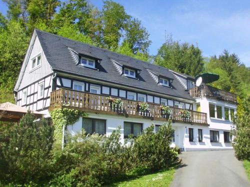 B&B Schmallenberg - Ferienwohnungen Demberg - Bed and Breakfast Schmallenberg