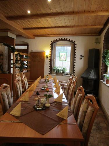 Restorāns, Gaststatte & Pension Oelmuehle in Oberschona