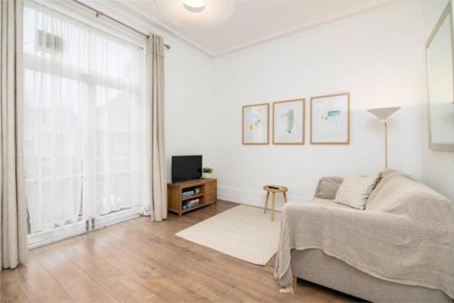 Superb 1 Bed Flat 5min To Clapham Junction Station, Wandsworth, London
