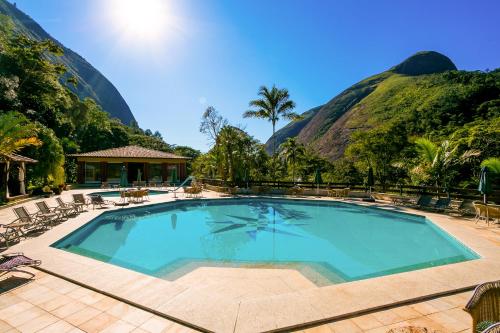 สระว่ายน้ำ, Bomtempo II Chales by Castelo Itaipava in เปโทรโปลิส