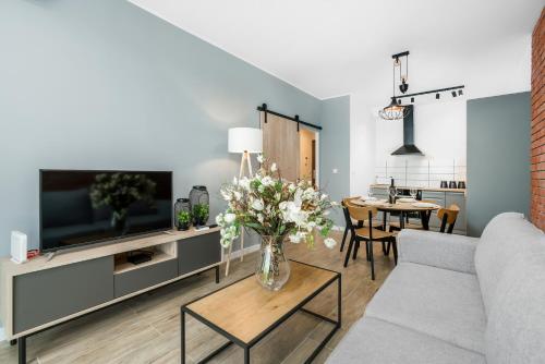 One-Bedroom Apartment image 6