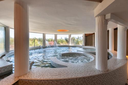 Portal del Lago Hotel - 스파