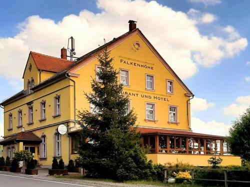 Restaurant & Hotel Zur Falkenhöhe - Falkenau