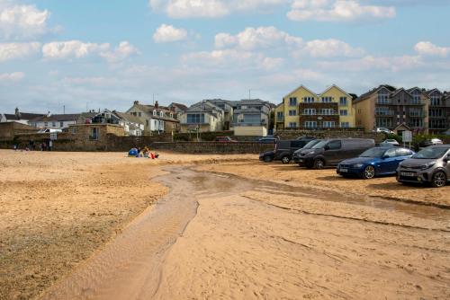 Sandpiper Cottages - image 11