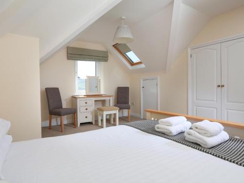 6 Chichester Court - image 13