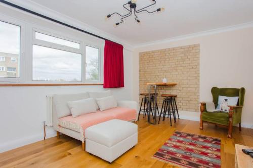 Modern And Stylish 1 Bedroom Apartment Near Stockwell, Clapham, London