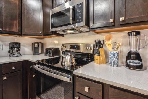 VCR1-107 Brand New Apartment -Convention Center - image 5