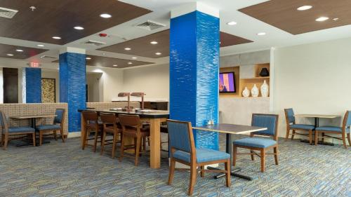 Holiday Inn Express Houston South By IHG - 레스토랑
