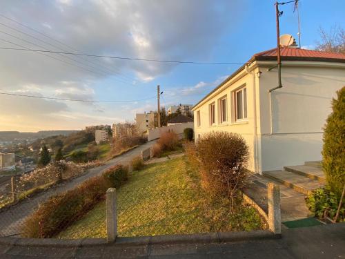 Maison entière avec jardin et une belle vue