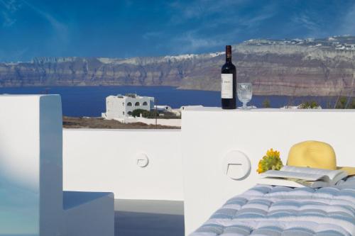 Golden Stone Santorini Suites - image 6