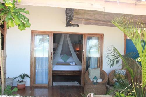 Maligaya Beach Bungalows – El Nido, WI