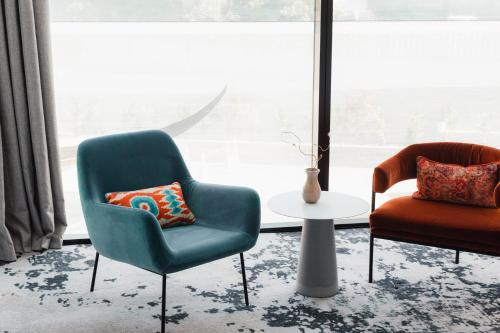 Ebb-Dunedin near Dunedin Hospital