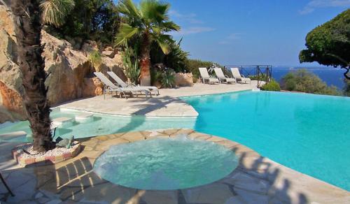 Magnificent villa with sea view in Théoule sur mer - by feelluxuryholidays