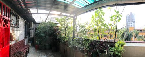 Oprema, 紅色鐵門 in Okraj Luzhou 