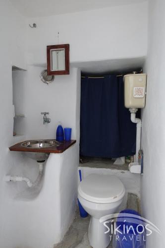 Seaside Traditional Cycladic House - image 4