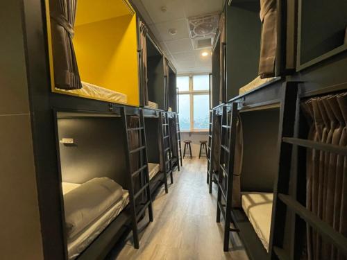 One Night Hostel – Ilan, WV