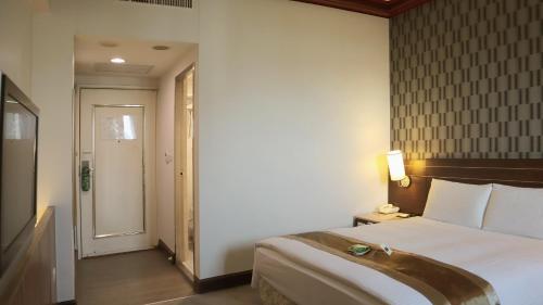 Standard Double Room with Shower image 4