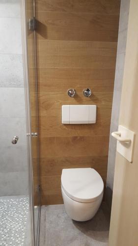 Hotel Kreuzbergbaude beim Berzdorfer See mit Wohlfuhl Sauna 4.1km von Landhausstraße entfernt