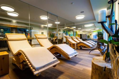 Lifestyle & Spa Hotel Grächerhof - image 13