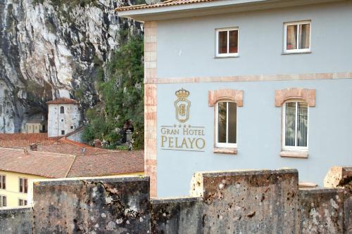 Arcea Gran Hotel Pelayo - main image
