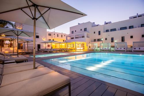  Migjorn Ibiza Suites & Spa, Playa den Bossa