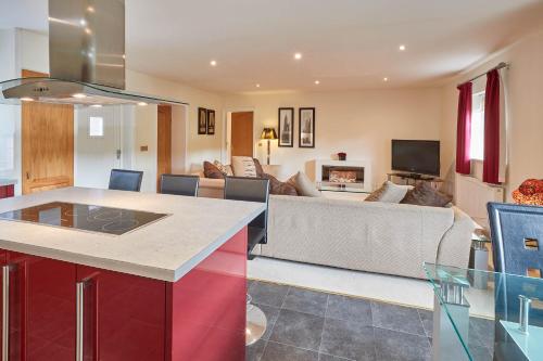 Host & Stay - Folkton Cottages - image 4