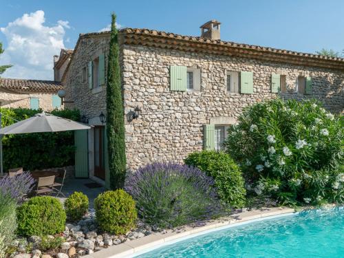 Holiday Home Romanguis gîte à louer Clavaillan