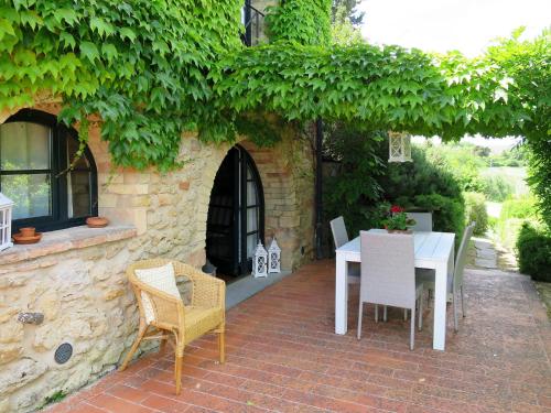  Holiday Home Santa Enerichetta by Interhome in Pomarance