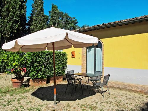  Holiday Home Giuggiolo - Giuggioli 1 by Interhome in Bibbiano