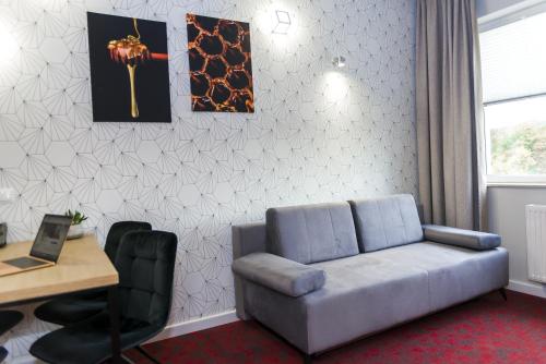 Hotel 107 - image 11