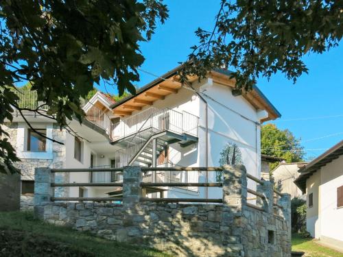  Locazione Turistica Casa del Castagno - NAT400, Pension in Pulfero bei Valle