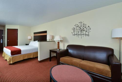 Holiday Inn Express Portland SE - Clackamas Area, an IHG Hotel