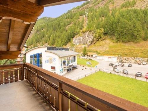  Apartment Haus Evita by Interhome in 3910 Saas-Grund