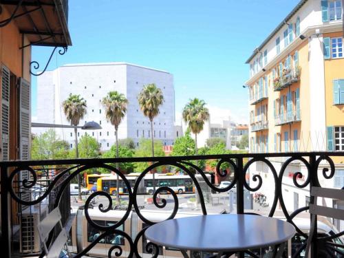 Apart hotel riviera Old town Promenade des anglais- Location exceptionnelle Garibaldi 2bedrooms Balcony Theatre