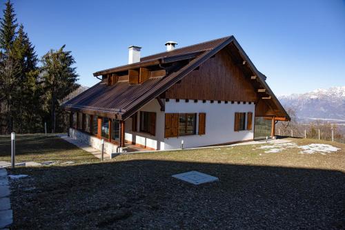  DolomitiBel Chalet in Tambre dʼAlpago