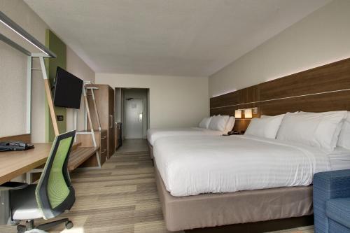 Queen Suite with Two Queen Beds and Sofa Bed