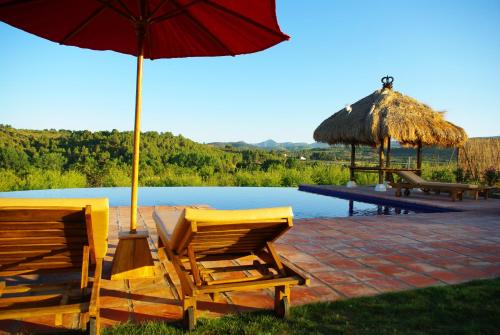 泳池, Masia Durba B&B in 卡斯特爾諾波